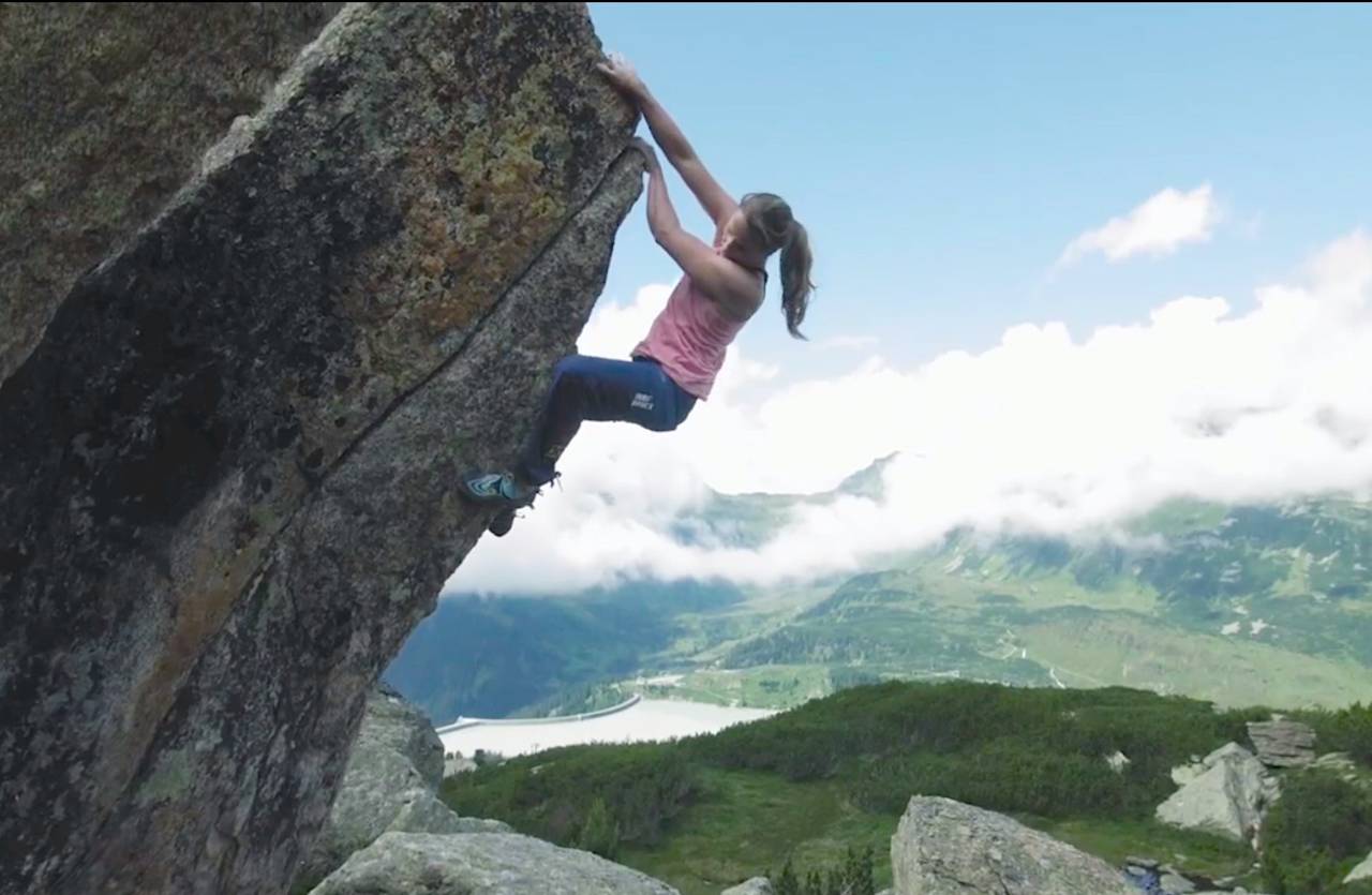 Anna Stöhr klatrer ved Innsbruck.
