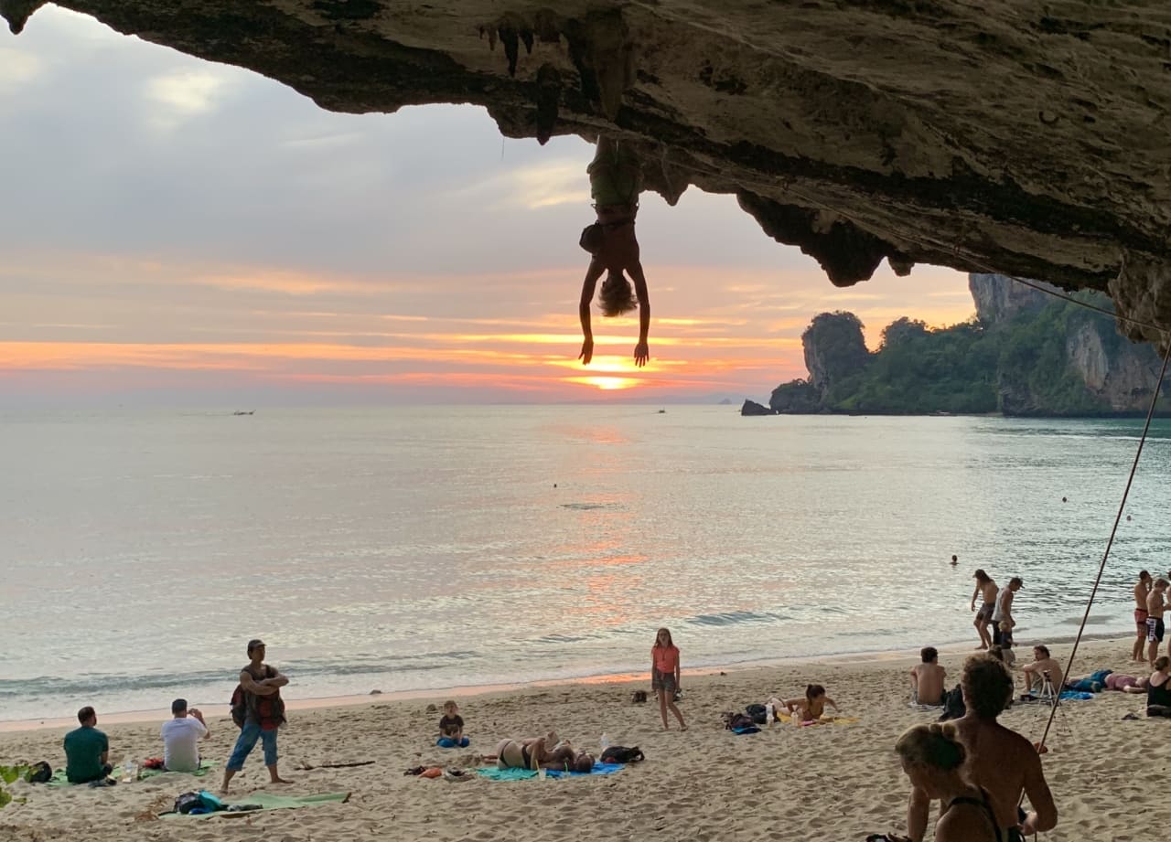 Trym Skuggen Landmark går Gaeng som pla (7c+) i Thailand. Foto: Jon Egil Auestad
