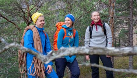 ANNERLEDES SKOLE: Neste år får Rauma vgs linja "Bratt friluftsliv", og elever fra hele landet kan søke seg til linja. Foto: Heidi Leren