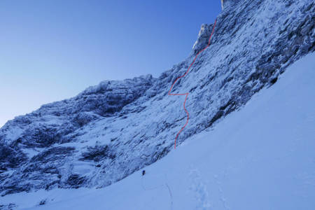 NY RUTE: På toppen av breen - med linja tegnet inn. Foto: Kjetil Grimsæth