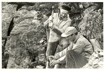 Arne Randers Heen slår den mest berømte bolten i Norge, i 1956, på Romsdalshorn.