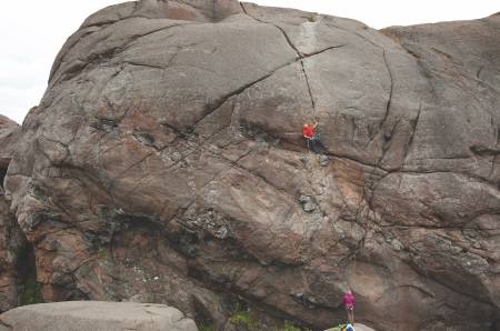 Kryss i veggen: Sigurd Nordeide-Felde funderer på løsningen på Ayers Rock (6+). Foto: Dag Hagen