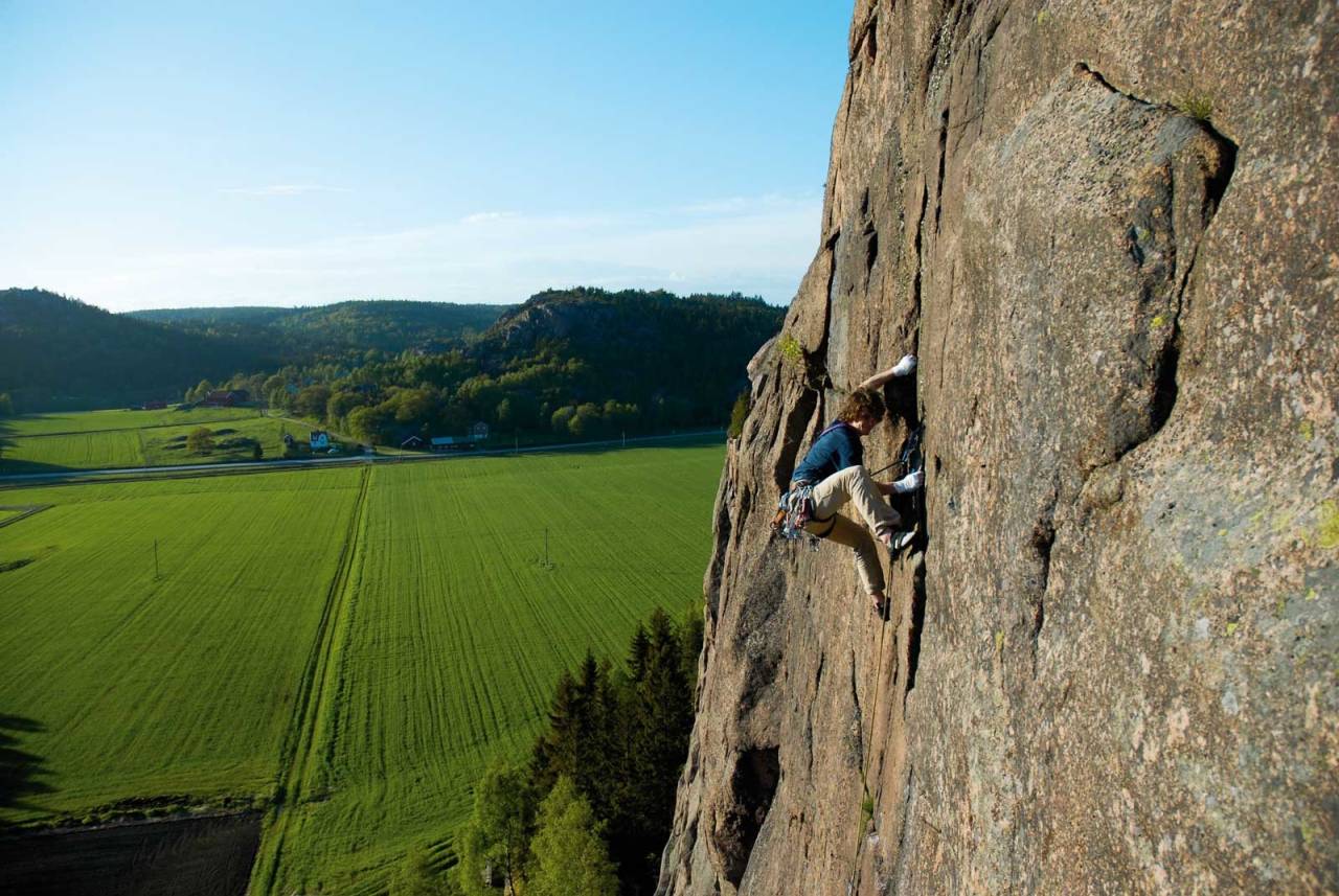 HER VIL DU VÆRE: Rein Leidal går Ettan (6+) på Hallinden i Bohuslän. Foto: Dag Hagen