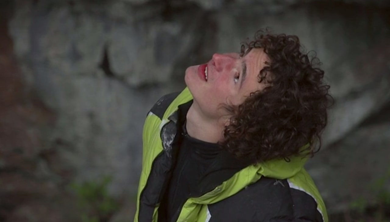 Adam Ondra under Hanshelleren. Skjermdump fra filmen.