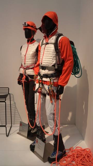 Blir dette fjellmoten 2014? Peak Performance er mer enn golf – de har et sterkt team av klatrere som tester sakene på alpine utfordringer.
