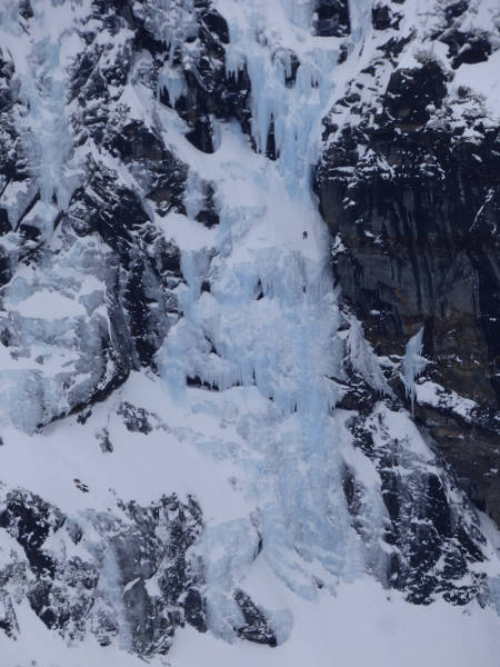 Steve Swenson leder opp Henrikas Dotter i Spansdalen. Foto: Christian Dramsdahl