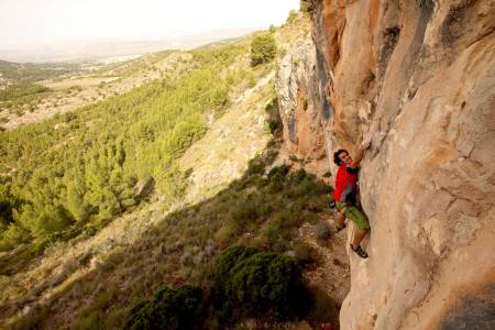 STREKK: Eduardo Valdes Colomina klatrer Casablanca (7a+), sektor Chao chao i Spania. Foto: Dag Hagen